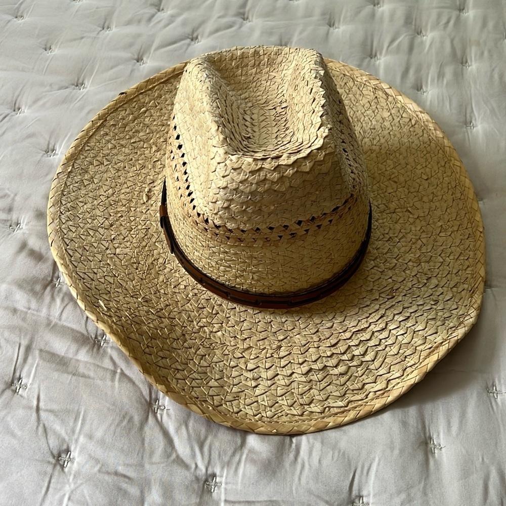Women’s straw hat